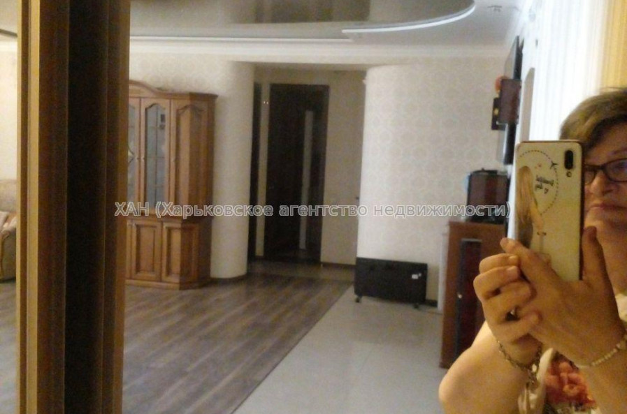 Продам квартиру, Соборности Украины ул. , 3  ком., 105 м², капитальный ремонт 