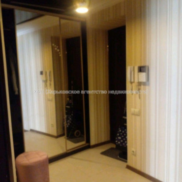 Продам квартиру, Соборности Украины ул. , 3  ком., 105 м², капитальный ремонт 