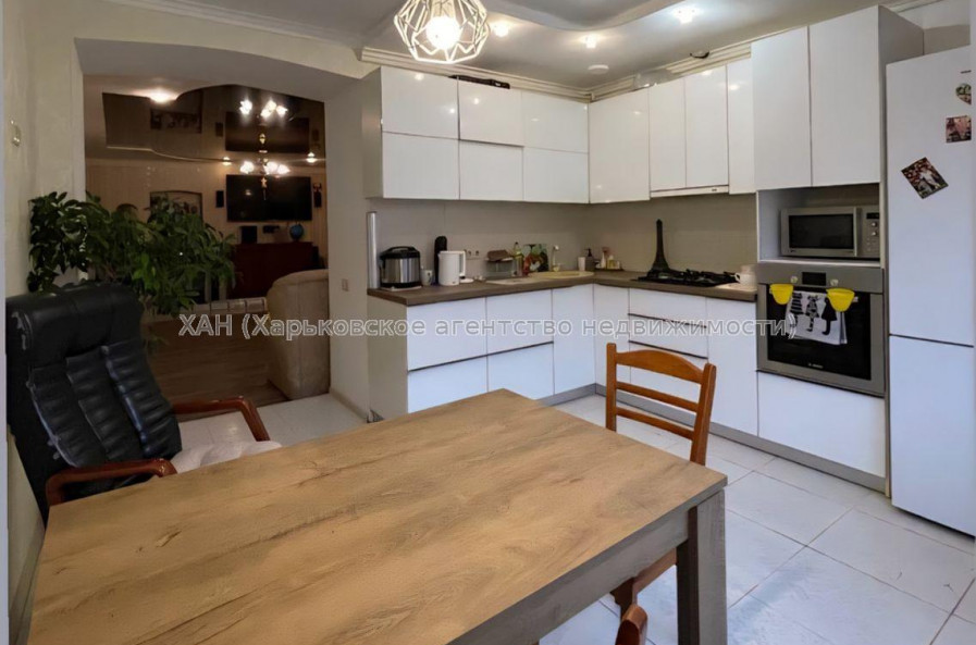Продам квартиру, Соборности Украины ул. , 3  ком., 105 м², капитальный ремонт 
