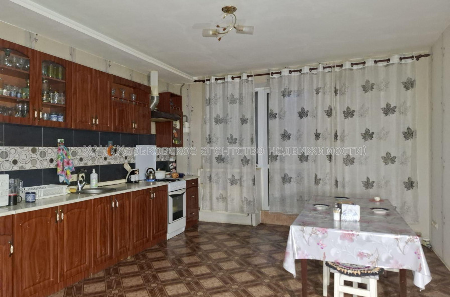 Продам квартиру, Академика Павлова ул. , 3  ком., 118.50 м², частичный ремонт 