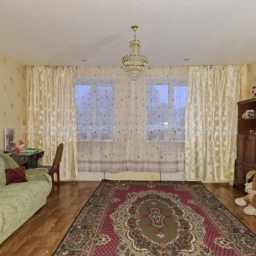 Продам квартиру, Академика Павлова ул. , 3  ком., 118.50 м², частичный ремонт 