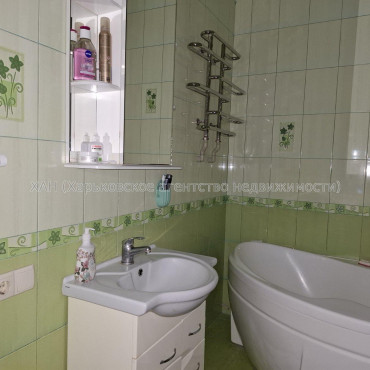 Продам квартиру, Академика Павлова ул. , 3  ком., 118.50 м², частичный ремонт 