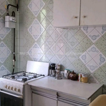 Продам квартиру, Непокоренных ул. , 1 кім., 33 м², косметический ремонт 