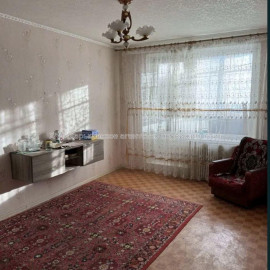 Продам квартиру, Непокоренных ул. , 1 кім., 33 м², косметический ремонт