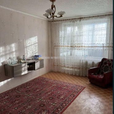 Продам квартиру, Непокоренных ул. , 1 кім., 33 м², косметический ремонт 