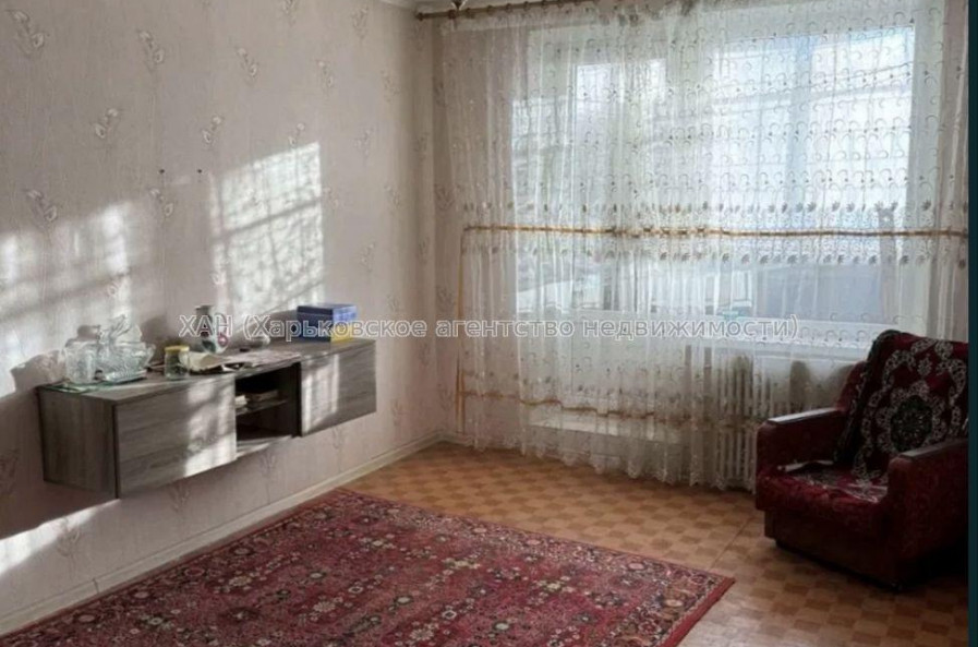 Продам квартиру, Непокоренных ул. , 1 кім., 33 м², косметический ремонт 