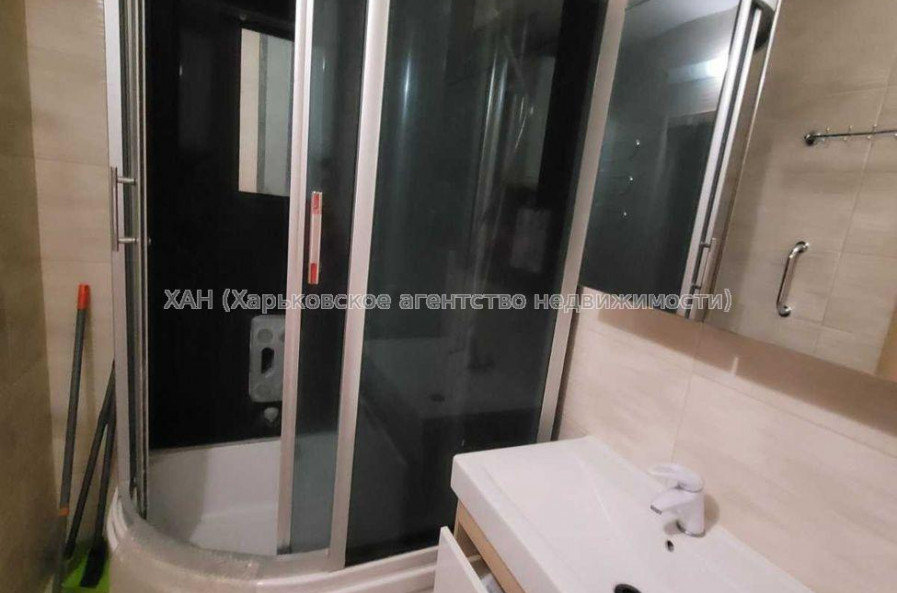 Продам квартиру, Шатиловская ул. , 5 , 1  ком., 37 м², капитальный ремонт 