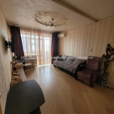 Продам квартиру, Шатиловская ул. , 5 , 1  ком., 37 м², капитальный ремонт 