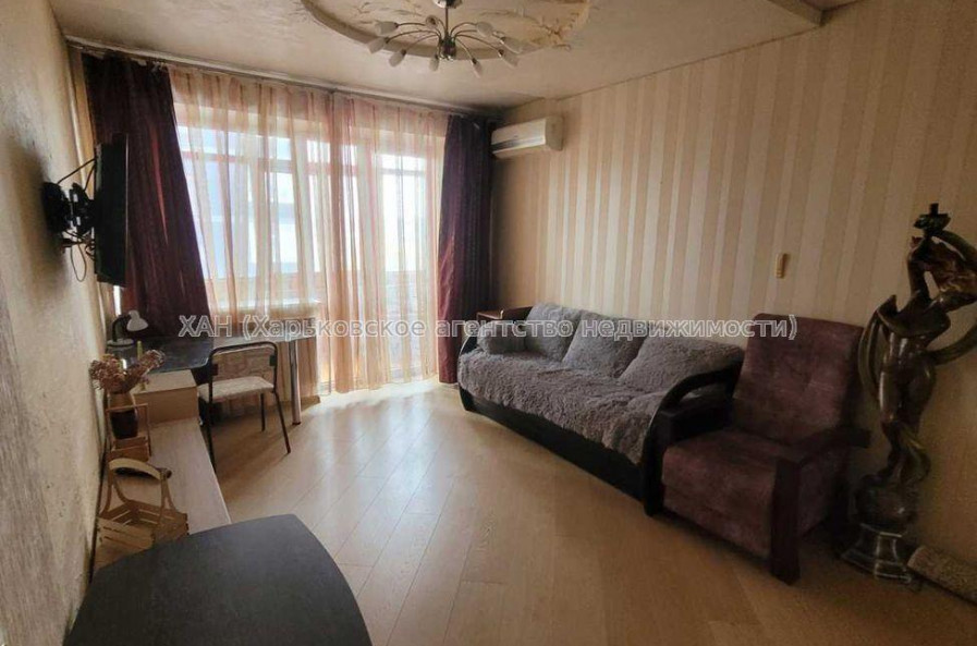 Продам квартиру, Шатиловская ул. , 5 , 1  ком., 37 м², капитальный ремонт 