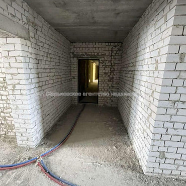 Продам квартиру, Шевченковский пер. , 1 кім., 54 м², без внутренних работ 