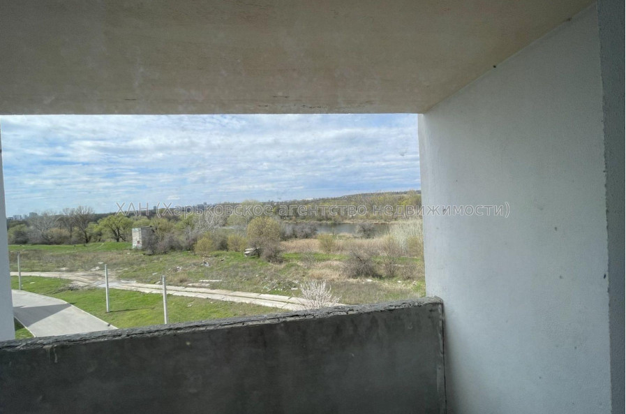 Продам квартиру, Шевченковский пер. , 1 кім., 54 м², без внутренних работ 