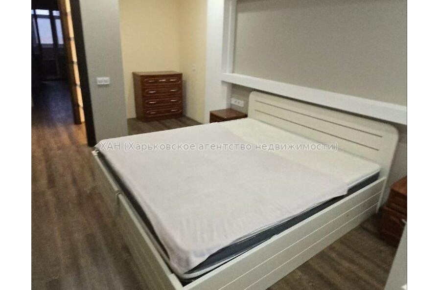 Продам квартиру, Победы просп. , 3  ком., 65.20 м², капитальный ремонт 