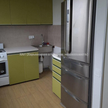 Продам квартиру, Победы просп. , 3  ком., 65.20 м², капитальный ремонт 