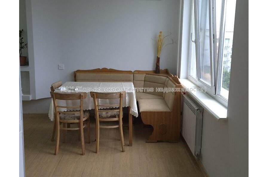 Продам квартиру, Победы просп. , 3  ком., 65.20 м², капитальный ремонт 