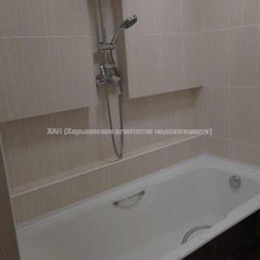Продам квартиру, Победы просп. , 3  ком., 65.20 м², капитальный ремонт 