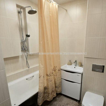 Продам квартиру, Победы просп. , 3  ком., 65.20 м², капитальный ремонт 