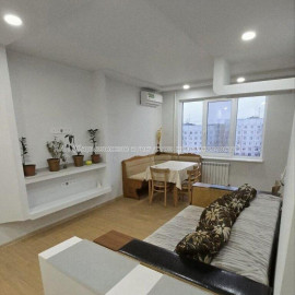 Продам квартиру, Победы просп. , 3  ком., 65.20 м², капитальный ремонт