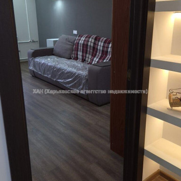 Продам квартиру, Победы просп. , 3  ком., 65.20 м², капитальный ремонт 