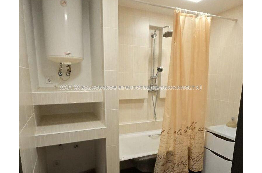 Продам квартиру, Победы просп. , 3  ком., 65.20 м², капитальный ремонт 