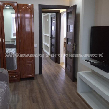 Продам квартиру, Победы просп. , 3  ком., 65.20 м², капитальный ремонт 