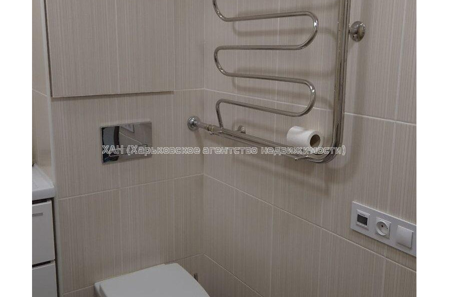 Продам квартиру, Победы просп. , 3  ком., 65.20 м², капитальный ремонт 