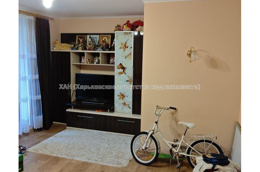 Продам квартиру, Залесская ул. , 2 кім., 55.60 м², советский ремонт 