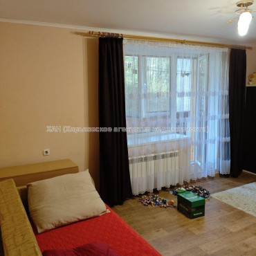 Продам квартиру, Залесская ул. , 2 кім., 55.60 м², советский ремонт 