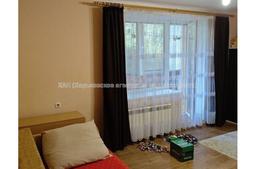 Продам квартиру, Залесская ул. , 2 кім., 55.60 м², советский ремонт 