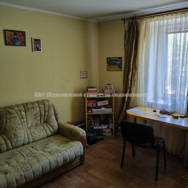 Продам квартиру, Залесская ул. , 2 кім., 55.60 м², советский ремонт 