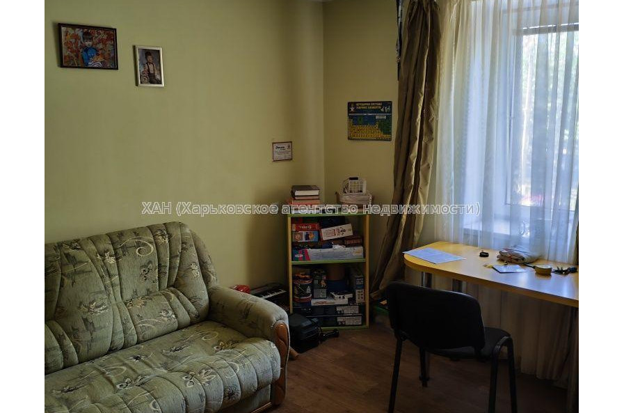 Продам квартиру, Залесская ул. , 2 кім., 55.60 м², советский ремонт 