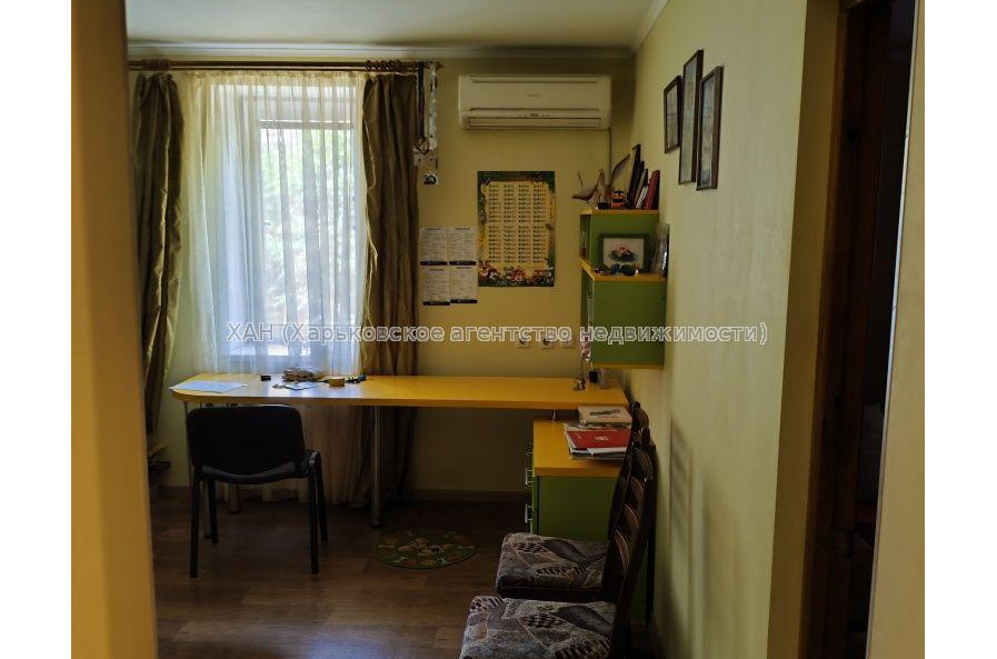 Продам квартиру, Залесская ул. , 2 кім., 55.60 м², советский ремонт 