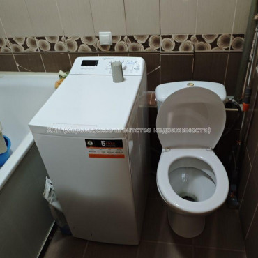 Продам квартиру, Залесская ул. , 2 кім., 55.60 м², советский ремонт 