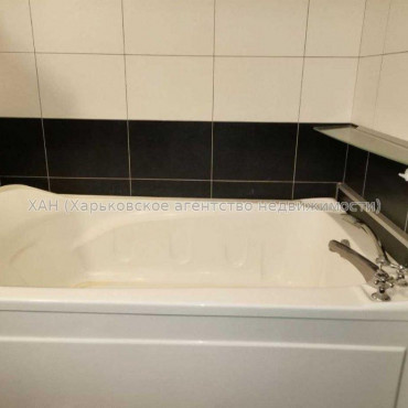 Продам квартиру, 23 Августа ул. , 3 кім., 114 м², авторский дизайн 