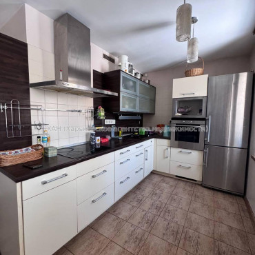 Продам квартиру, 23 Августа ул. , 3 кім., 114 м², авторский дизайн 