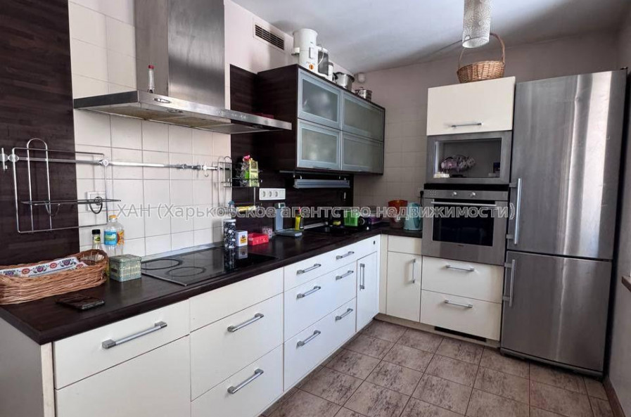 Продам квартиру, 23 Августа ул. , 3 кім., 114 м², авторский дизайн 