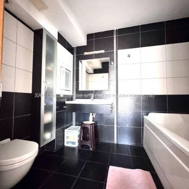 Продам квартиру, 23 Августа ул. , 3 кім., 114 м², авторский дизайн 