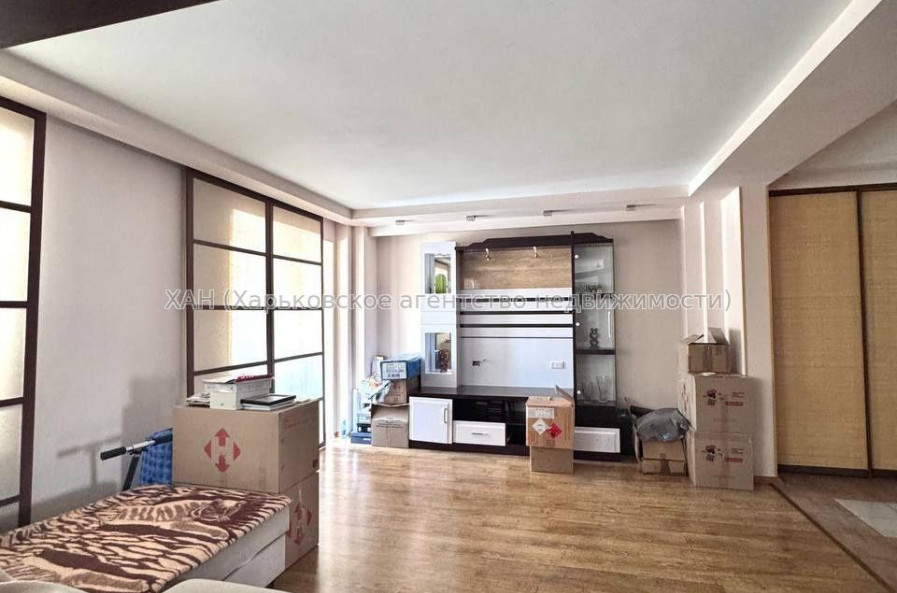 Продам квартиру, 23 Августа ул. , 3 кім., 114 м², авторский дизайн 