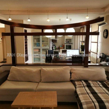 Продам квартиру, 23 Августа ул. , 3 кім., 114 м², авторский дизайн 