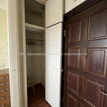 Продам квартиру, Защитников Неба ул. , 1 кім., 12 м², советский ремонт 