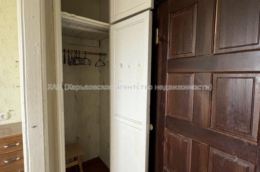 Продам квартиру, Защитников Неба ул. , 1 кім., 12 м², советский ремонт 