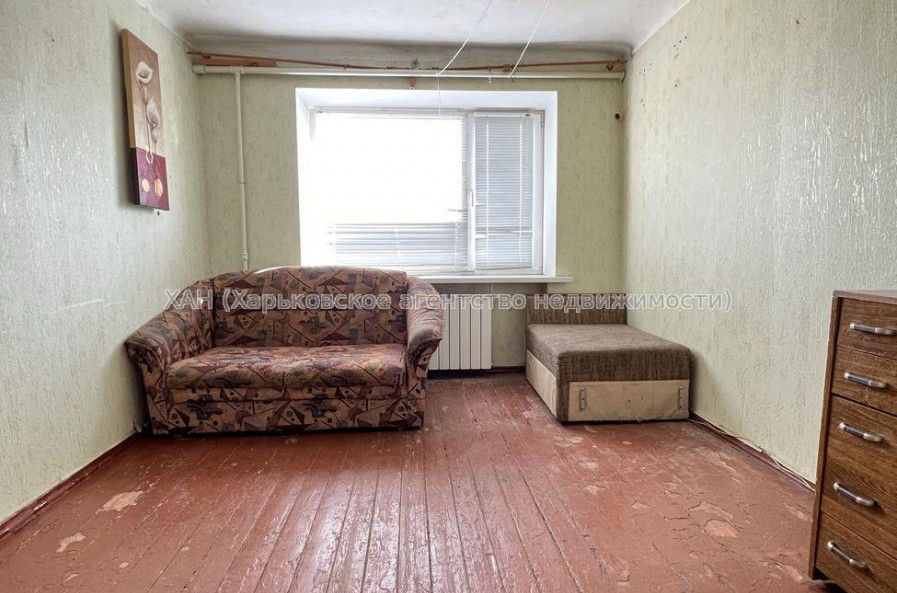 Продам квартиру, Защитников Неба ул. , 1 кім., 12 м², советский ремонт 