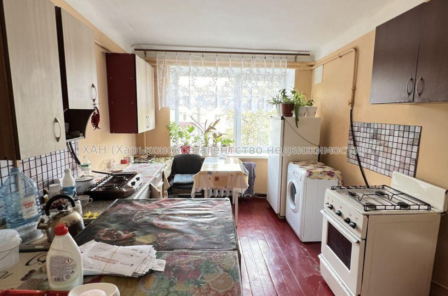 Продам квартиру, Защитников Неба ул. , 1 кім., 12 м², советский ремонт 