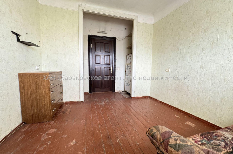 Продам квартиру, Защитников Неба ул. , 1 кім., 12 м², советский ремонт 