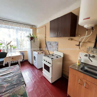 Продам квартиру, Защитников Неба ул. , 1 кім., 12 м², советский ремонт 