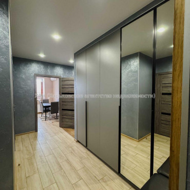 Продам квартиру, Мира ул. , 3 кім., 74 м², евроремонт 