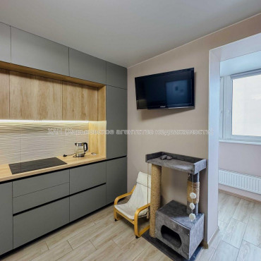 Продам квартиру, Мира ул. , 3 кім., 74 м², евроремонт 