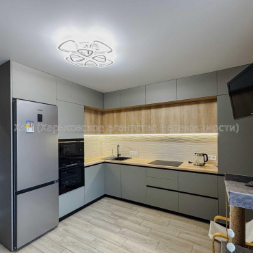 Продам квартиру, Мира ул. , 3 кім., 74 м², евроремонт 