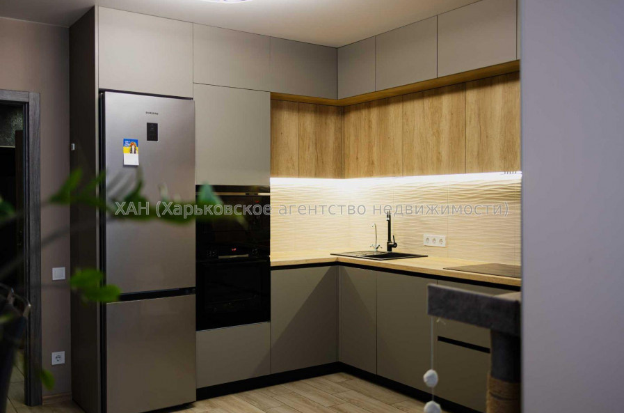 Продам квартиру, Мира ул. , 3 кім., 74 м², евроремонт 