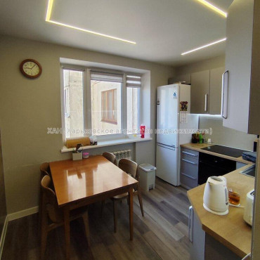 Продам квартиру, Каденюка ул. , 3  ком., 66.60 м², без отделочных работ 