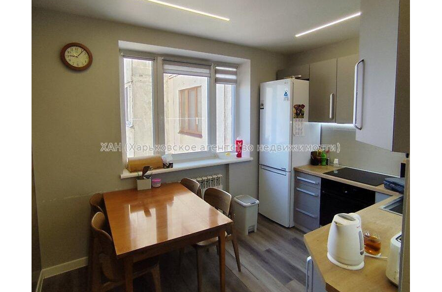 Продам квартиру, Каденюка ул. , 3  ком., 66.60 м², без отделочных работ 